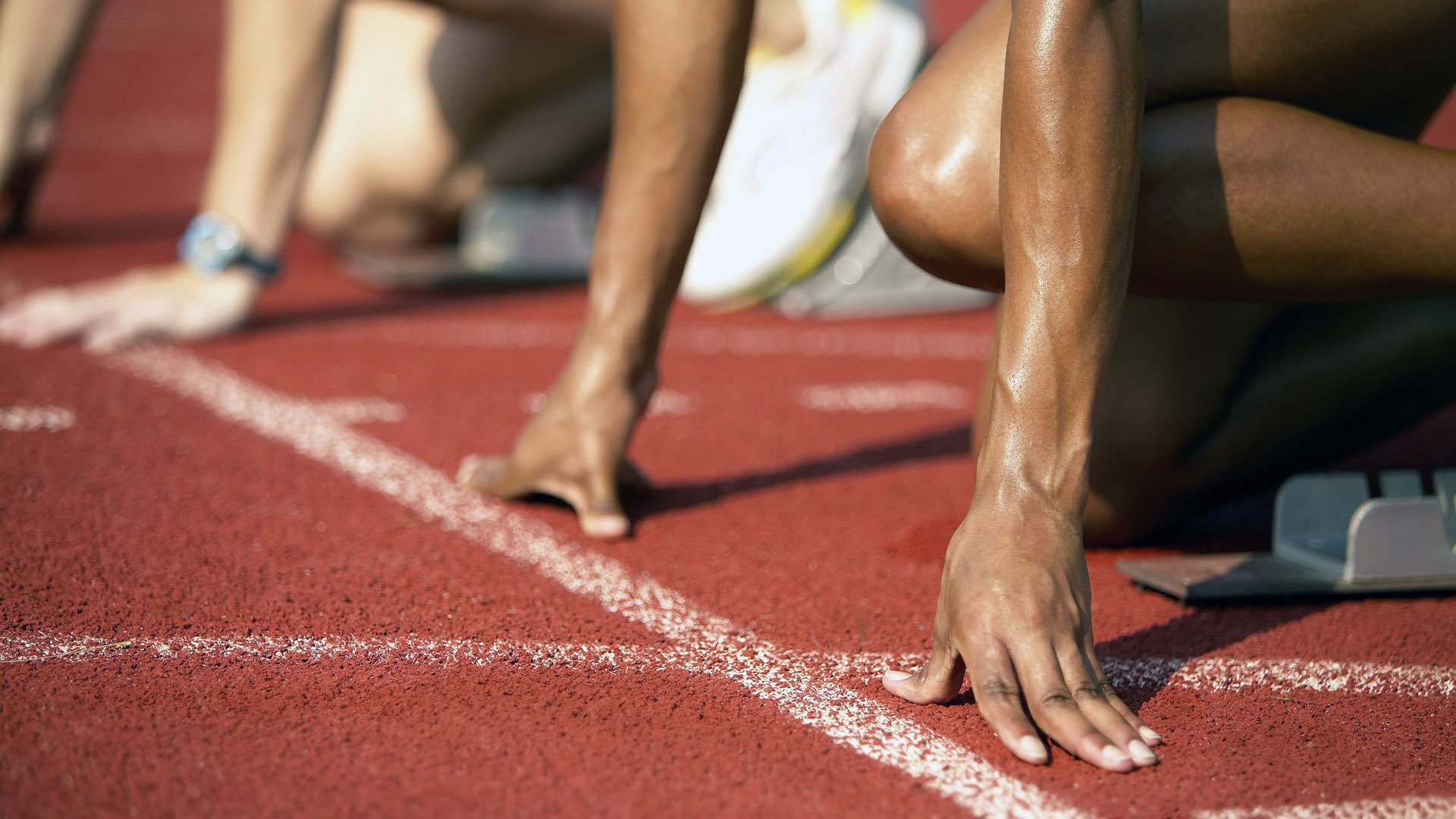 中澳混合泳对决 千分之一秒定胜负,澳大利亚男女混合泳接力